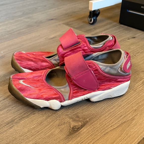 Nike air rift Women's Pink and Gray Athletic Shoes vintage y2k - Picture 2 of 15